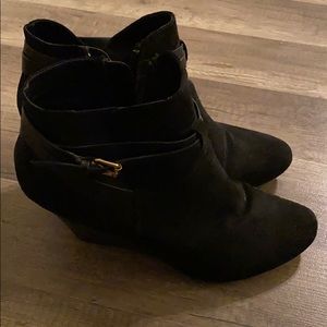 Black bootie Size 10, one time wear.